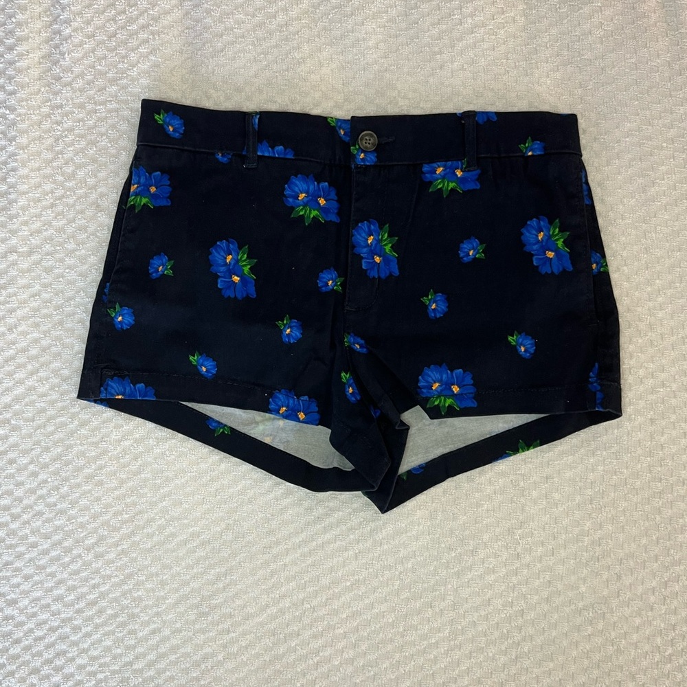 Short with blue flowers